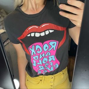 Chaser graphic tee size small